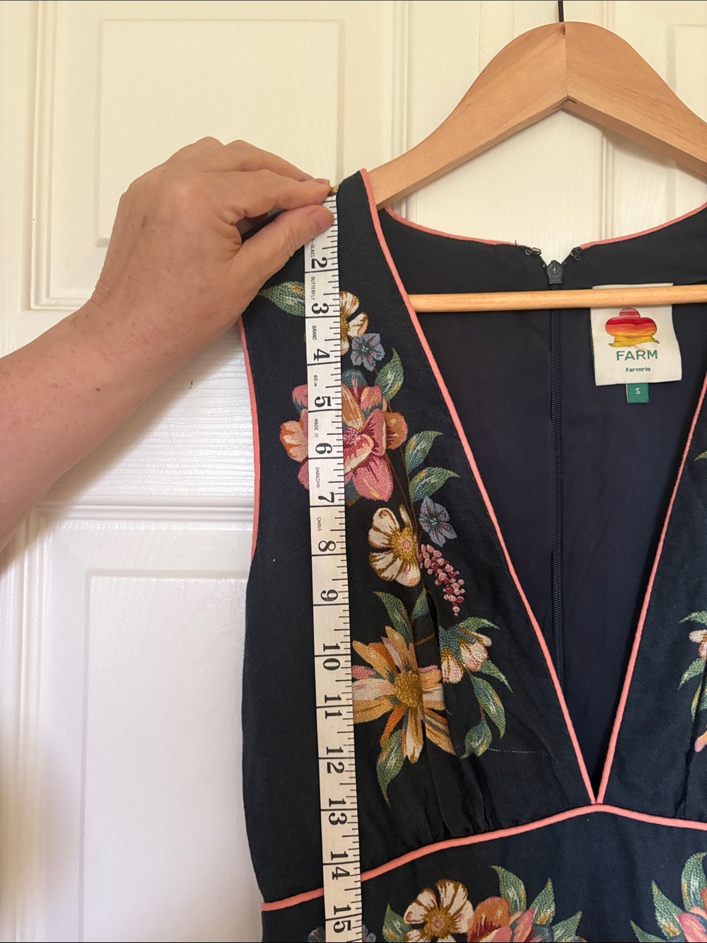 FARM Rio Black Sleeveless Floral Embroidered Midi Dress - Picture 5 of 7